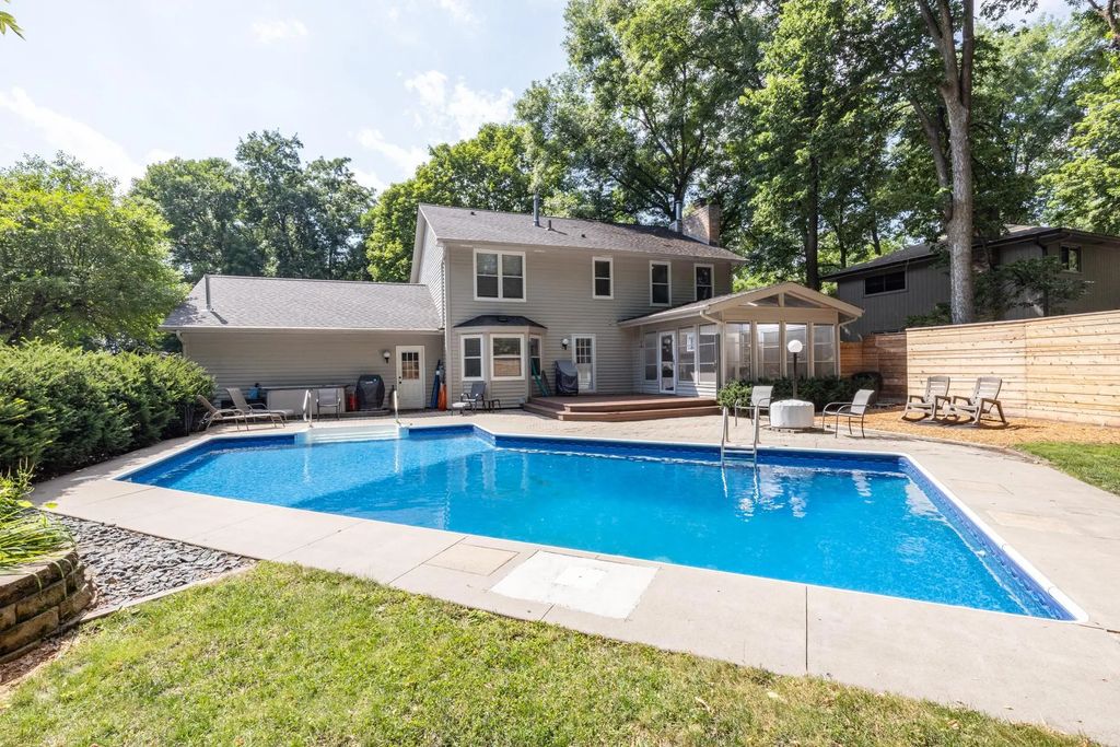 6991 Raven Court, Eden Prairie