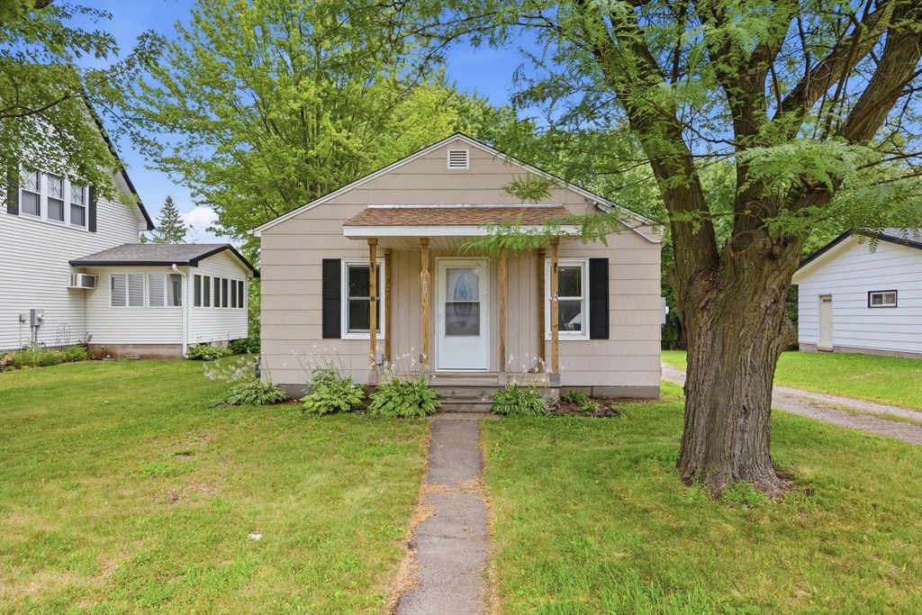 260 Buffalo Avenue S, Montrose