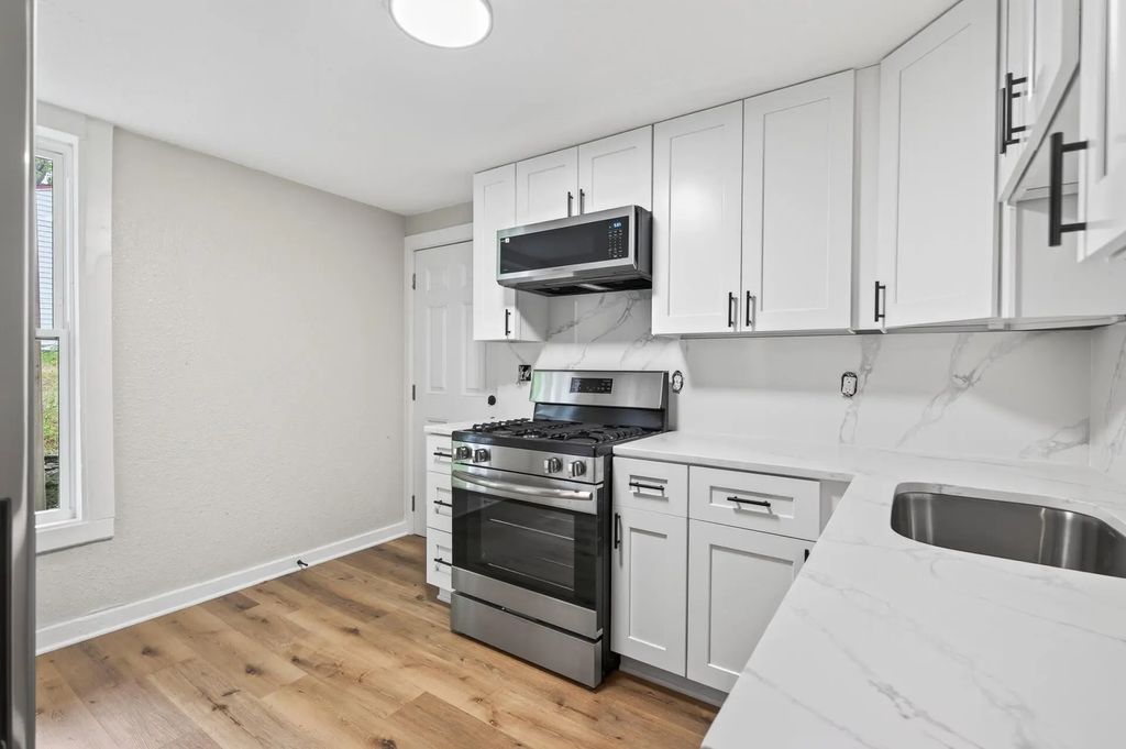 2218 Irving Avenue N, Minneapolis