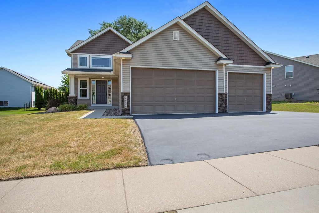 22424 Canova Court, Farmington