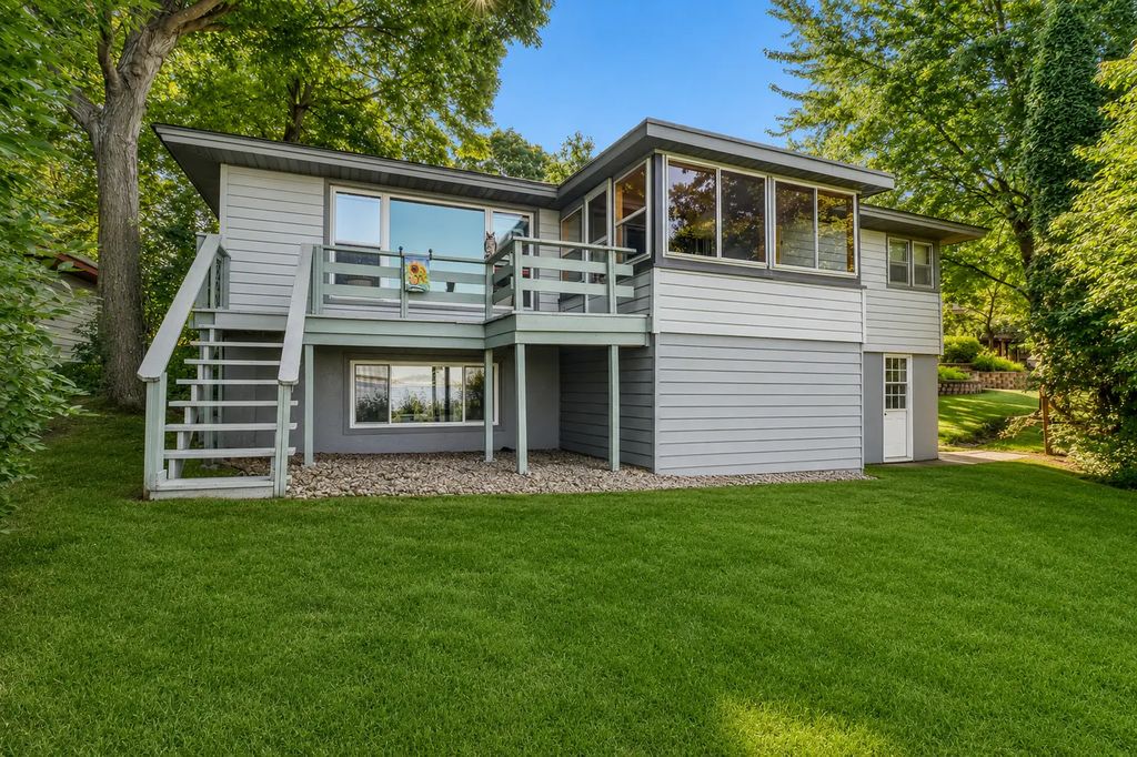 1360 E Shore Drive, Detroit Lakes