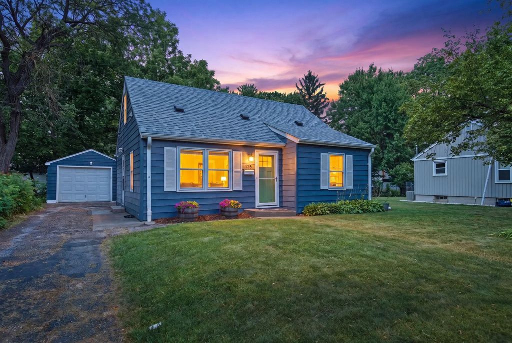 128 18th Avenue N, Hopkins