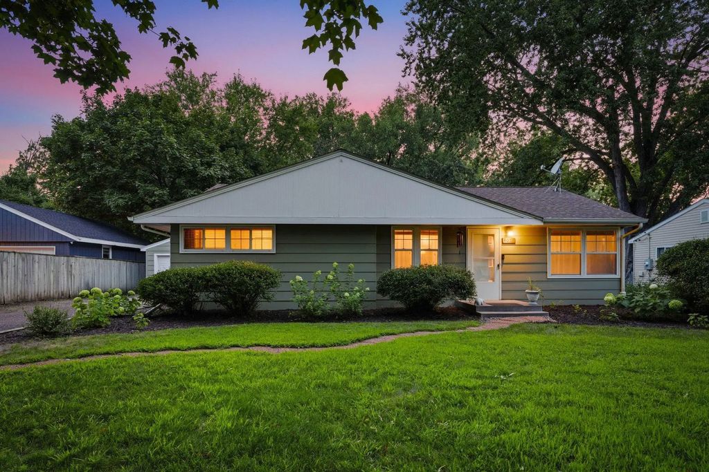 4057 Gisella Boulevard, White Bear Lake
