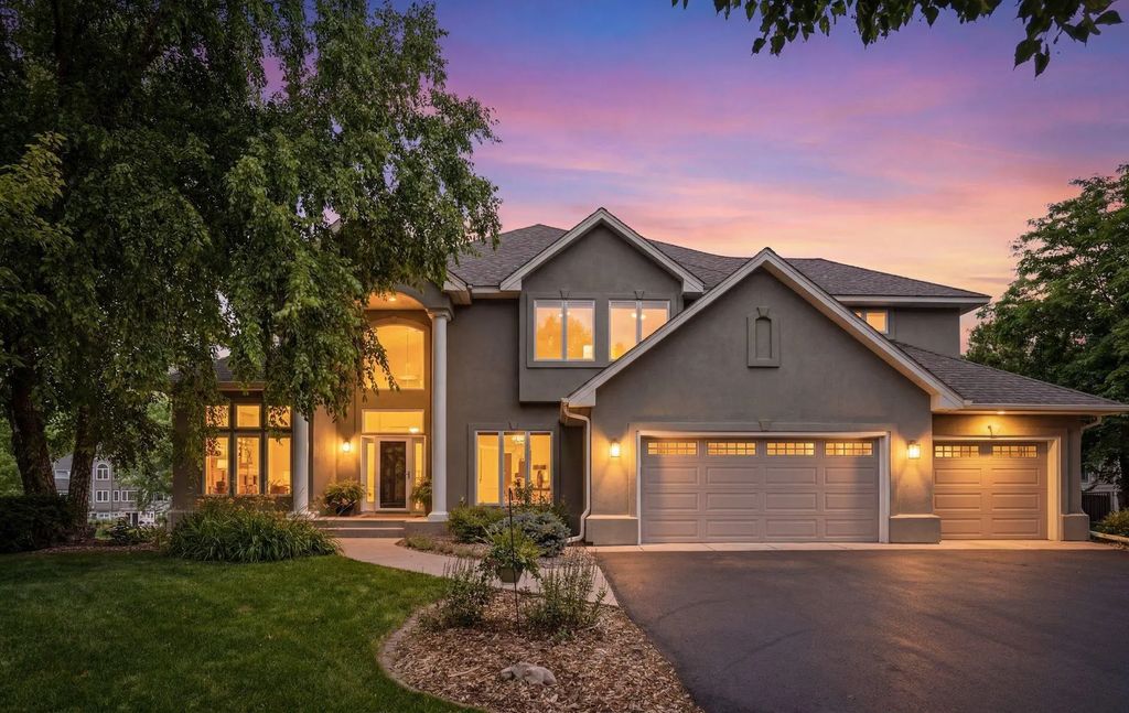 856 Great Oaks Trail, Eagan