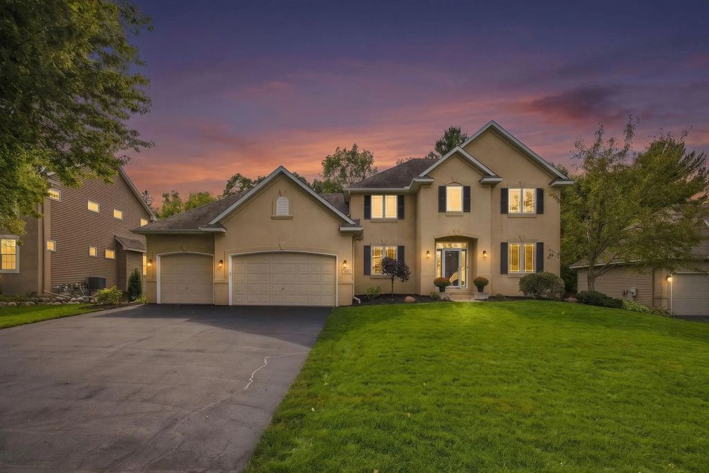 700 Mcfaddens Trail, Eagan