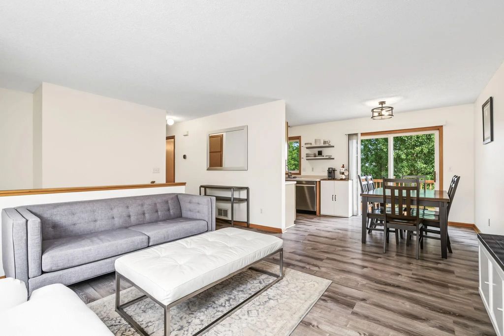 5811 191st Street W, Farmington