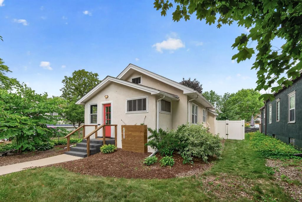 4515 44th Avenue S, Minneapolis