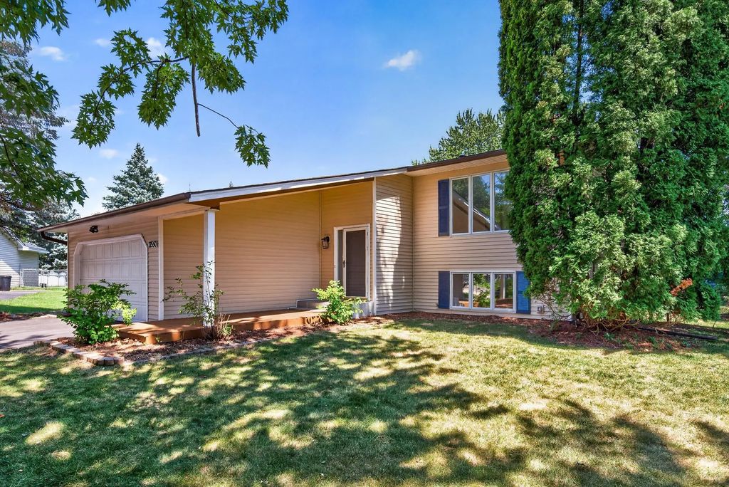 17550 Illinois Court, Lakeville