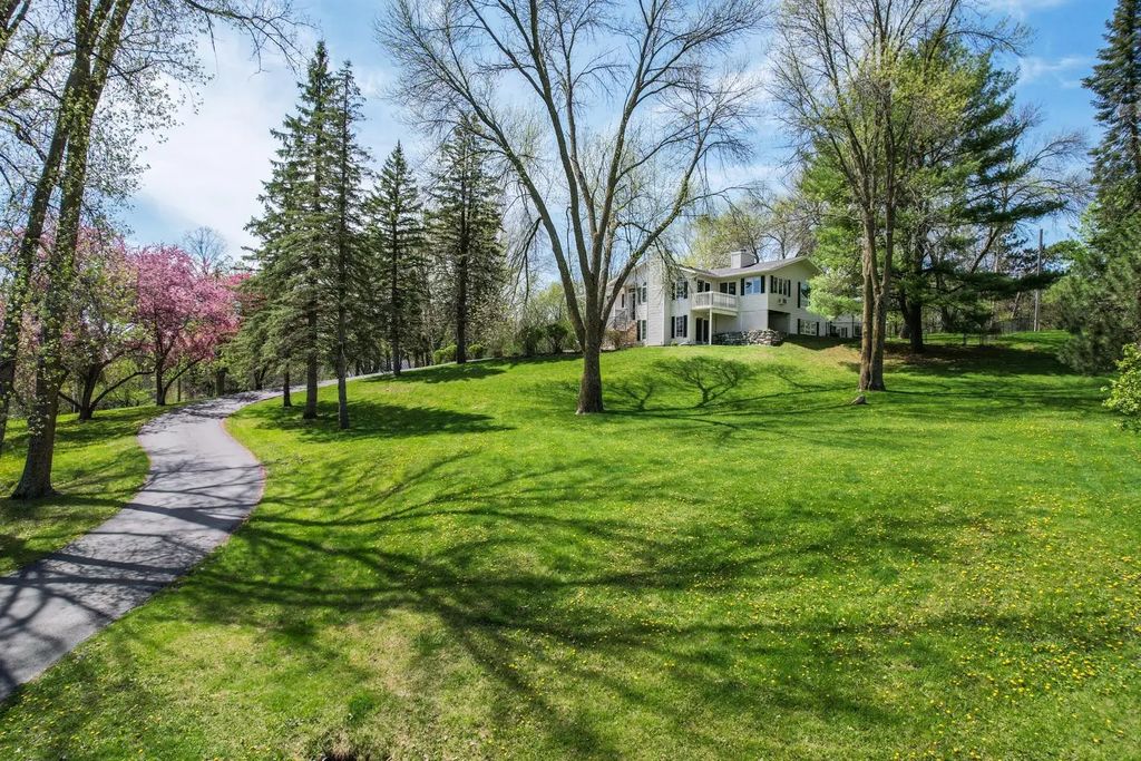 2211 Lenwood Drive Sw, Rochester