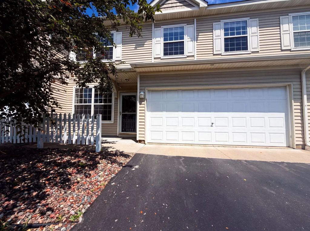 5221 Robin Lane 179, Farmington