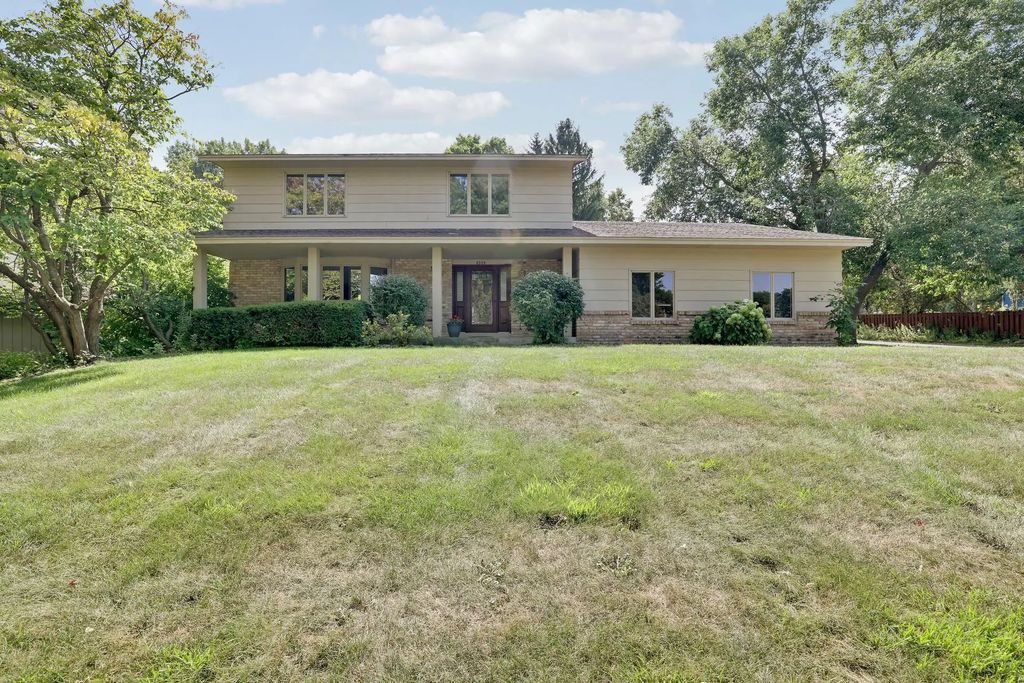 8359 Amsden Ridge Drive, Bloomington