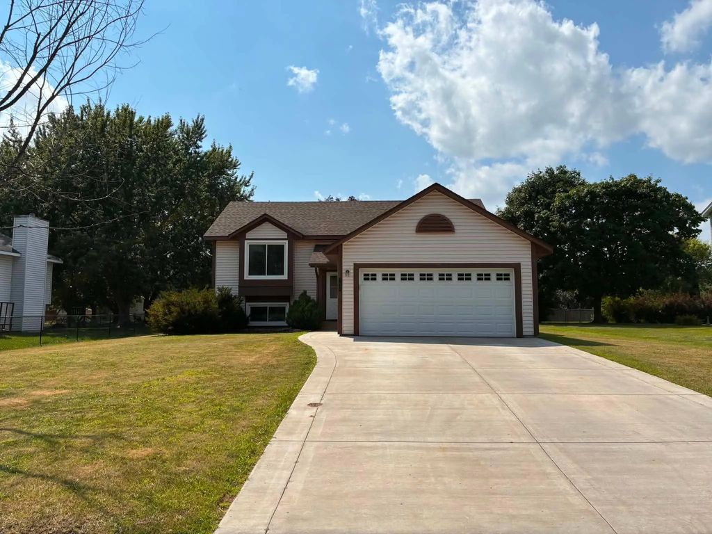 7040 Jensen Avenue S, Cottage Grove