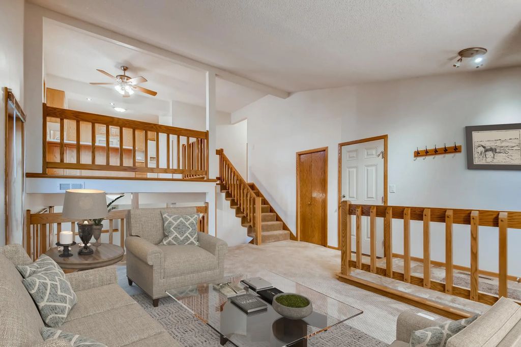 6512 Gray Fox Curve, Chanhassen