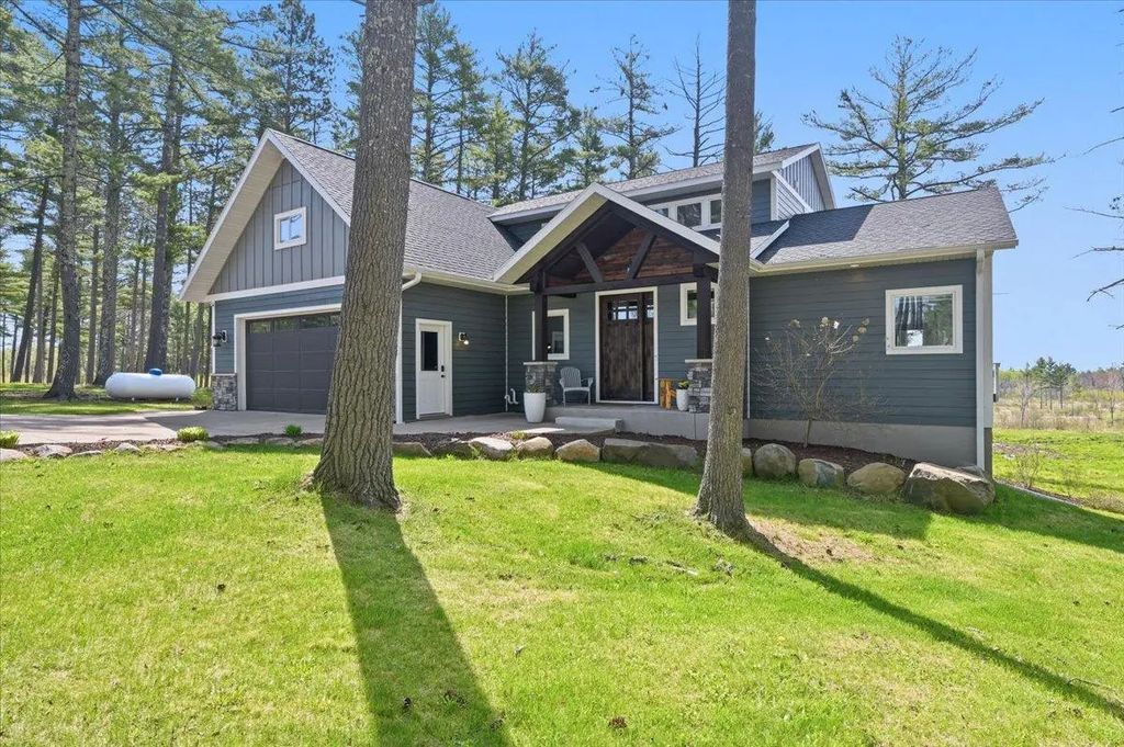 1774 Highway 2, Two Harbors