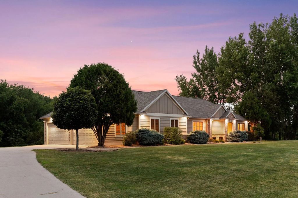 1057 Ridge Crest Lane Nw, Rochester