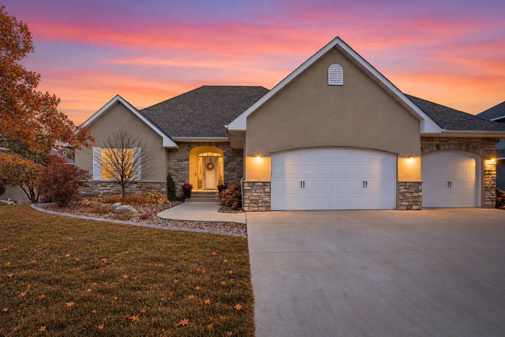 1647 Seashell Lane, Waconia