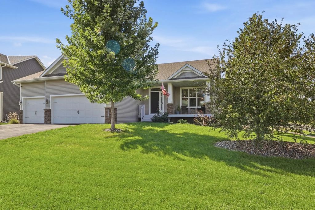 17301 Eastwood Avenue, Lakeville