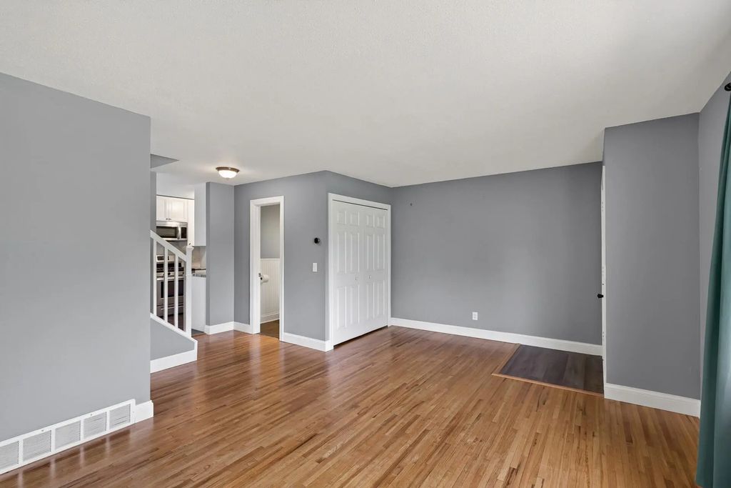 16124 Foliage Avenue W, Rosemount