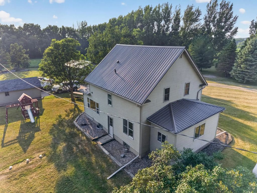 3792 Fryksande Nw, Evansville