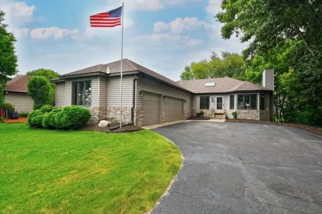 1528 139th Lane Nw, Andover