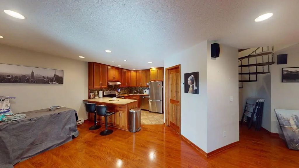 2020 Ridge Drive 16, Saint Louis Park