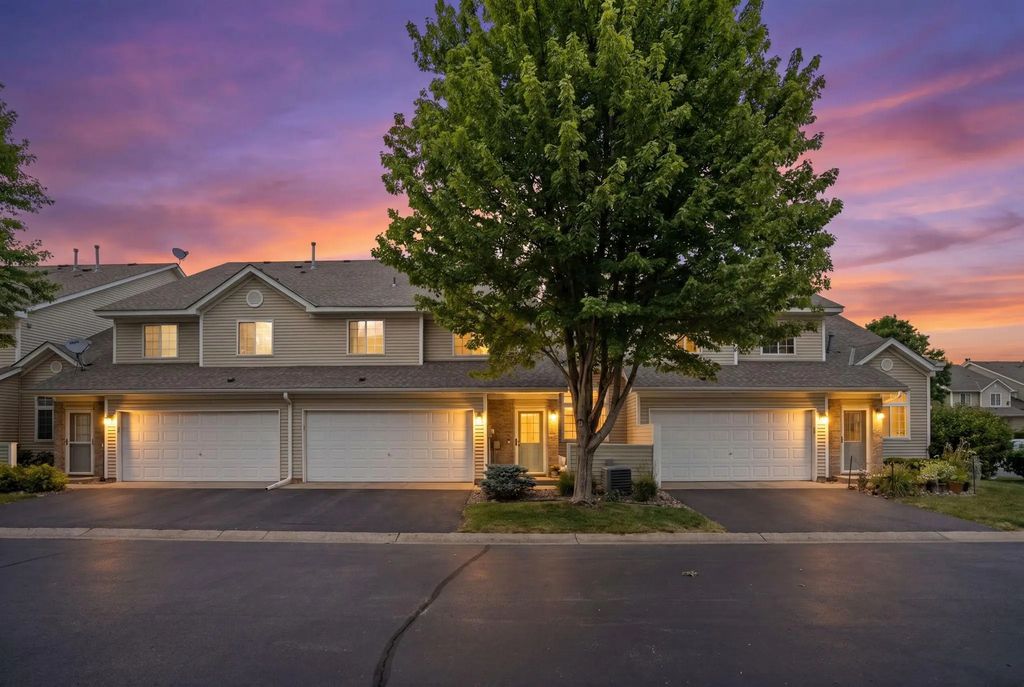8854 Spring Lane, Woodbury