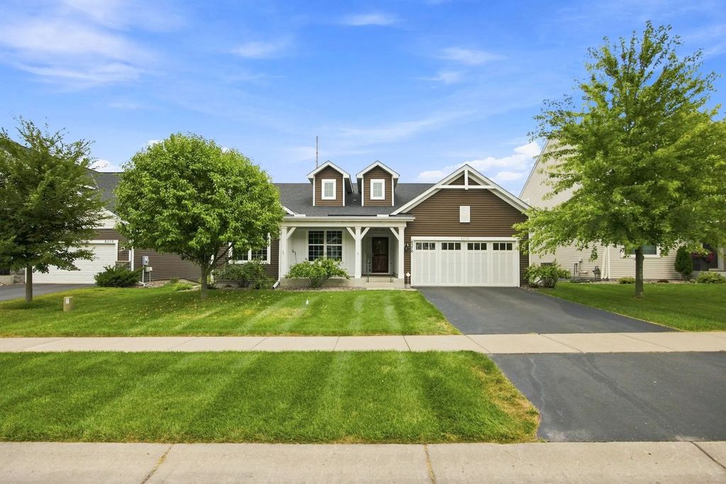 8270 Arrowwood Lane N, Maple Grove