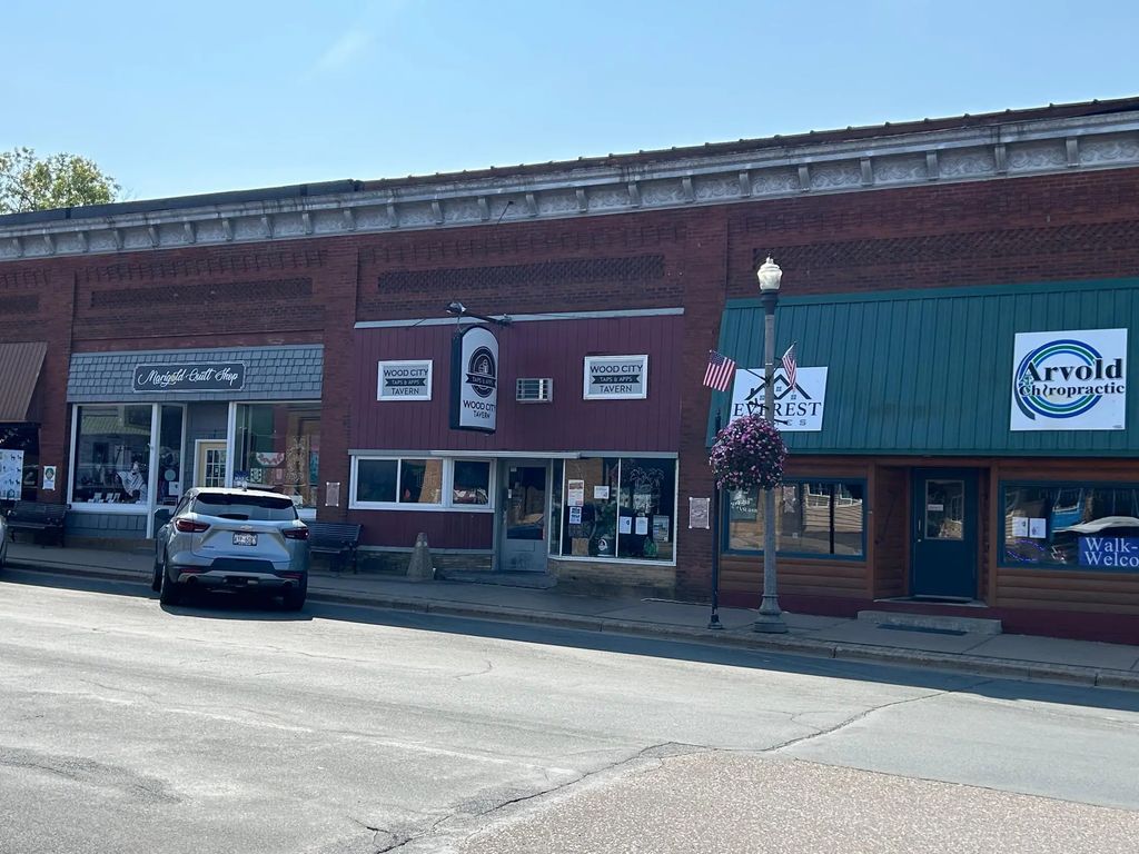 115 E Oak Street, Glenwood City