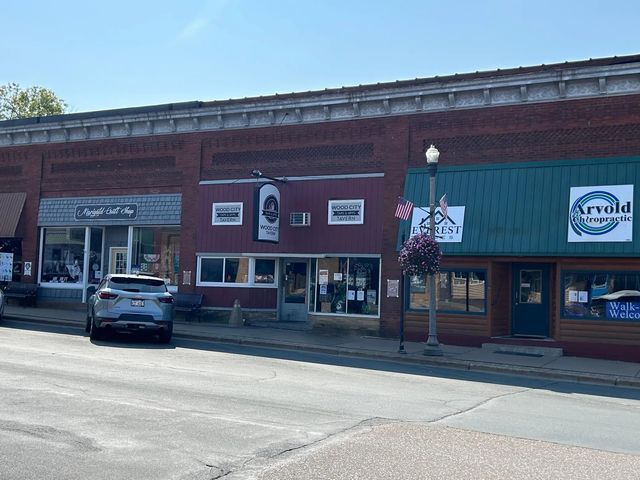 115 E Oak Street, Glenwood City