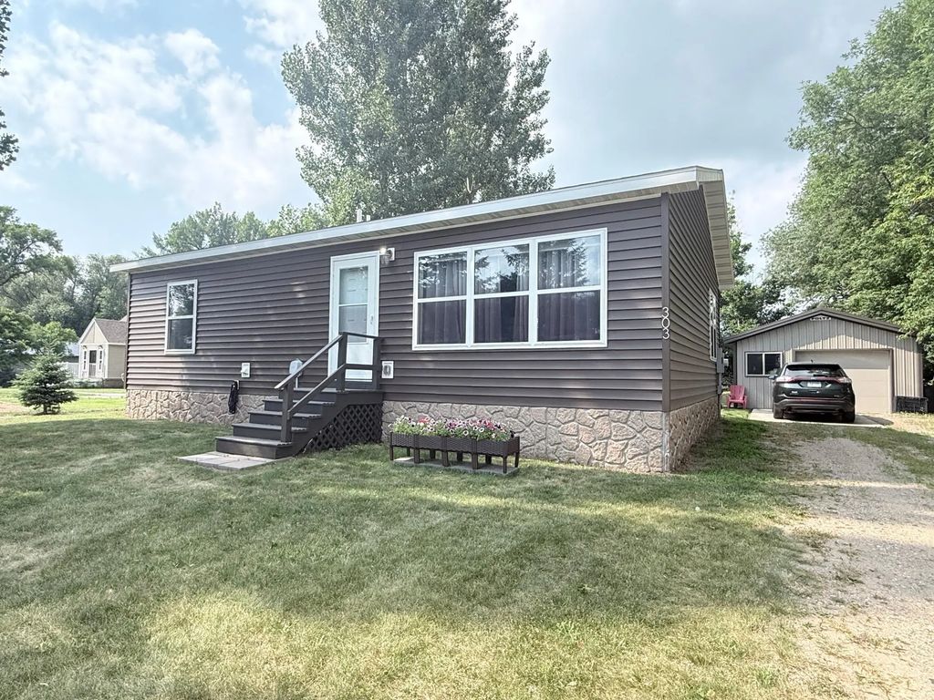 303 1st Avenue E, Gary