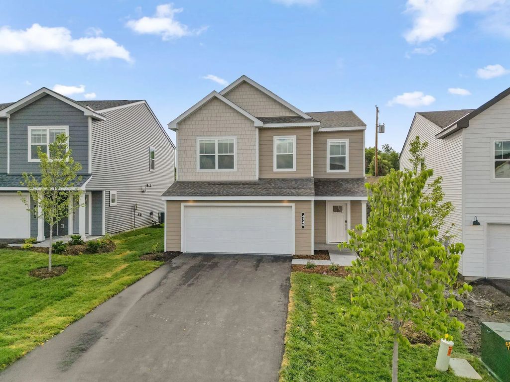 1106 Annagaire Curve, Rosemount