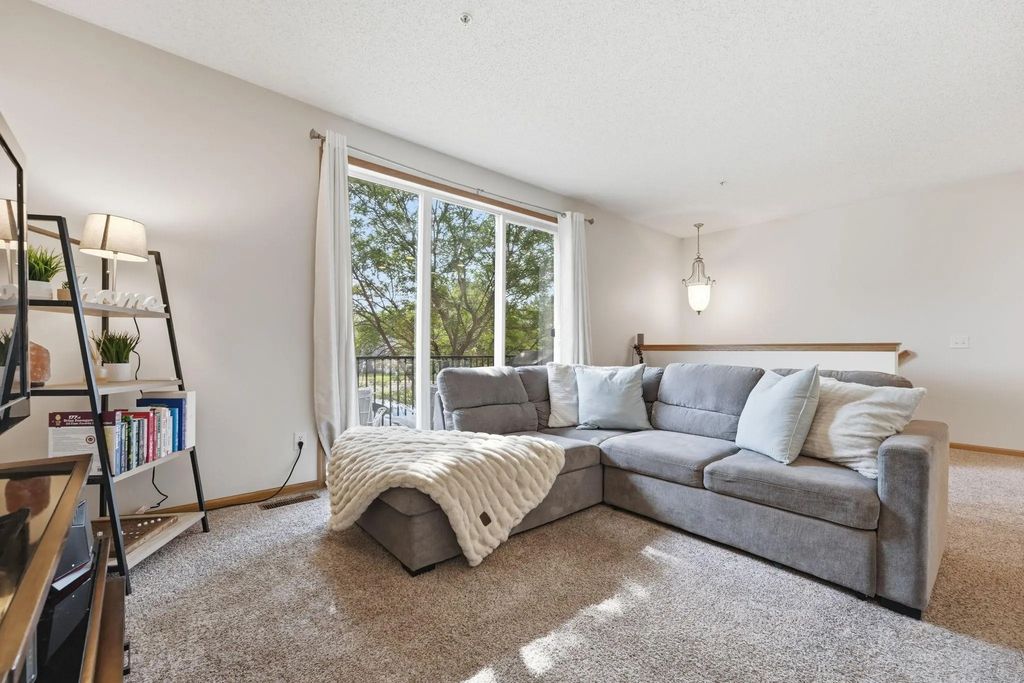 2582 136th Street W 96, Rosemount