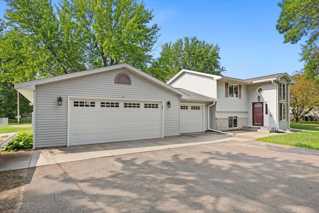 720 W 2nd Street, Rush City