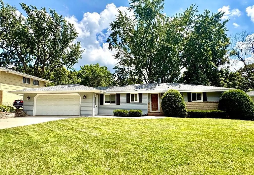 2009 W 83rd Street, Bloomington