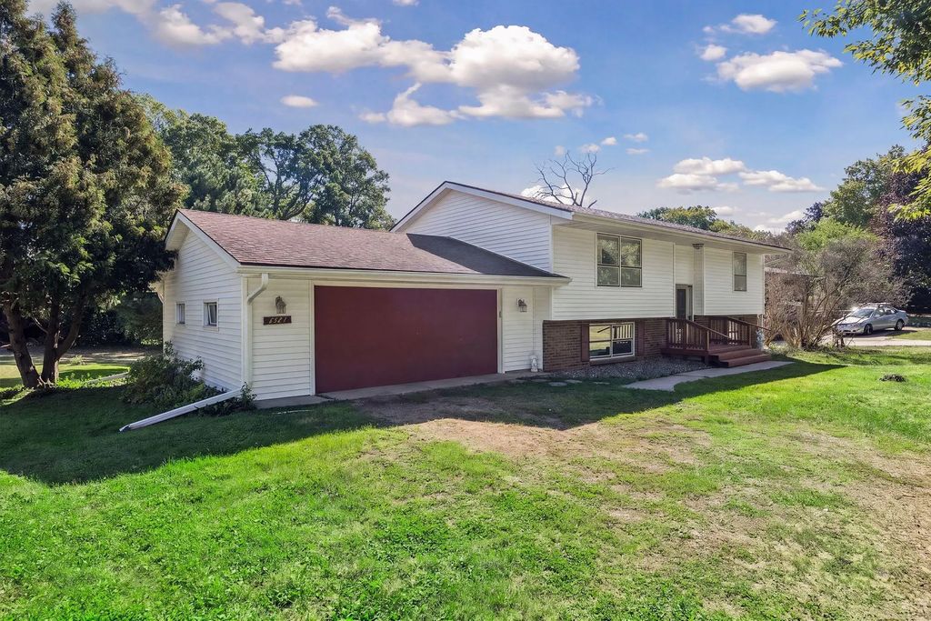 6521 Kurtz Lane, Eden Prairie