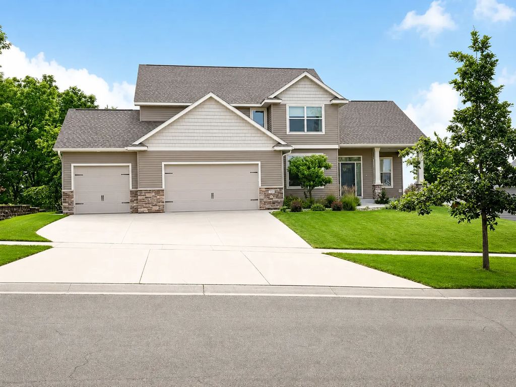 1892 Shannon Oaks Boulevard Ne, Rochester