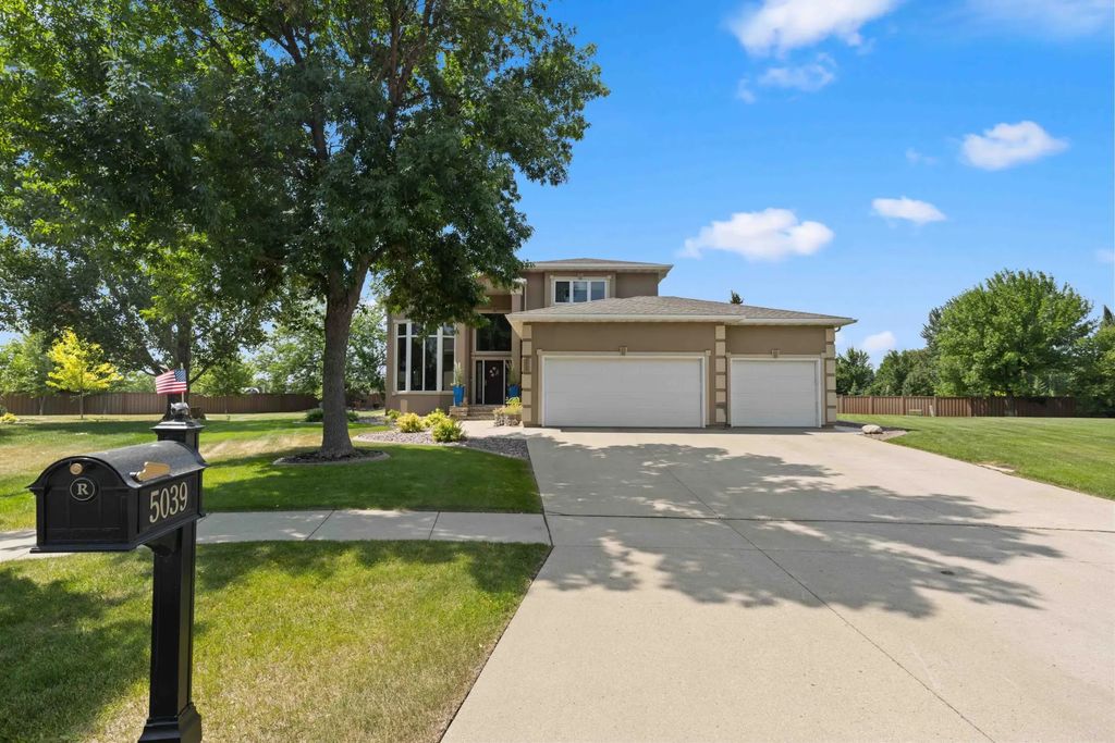 5039 Rose Creek Parkway S, Fargo