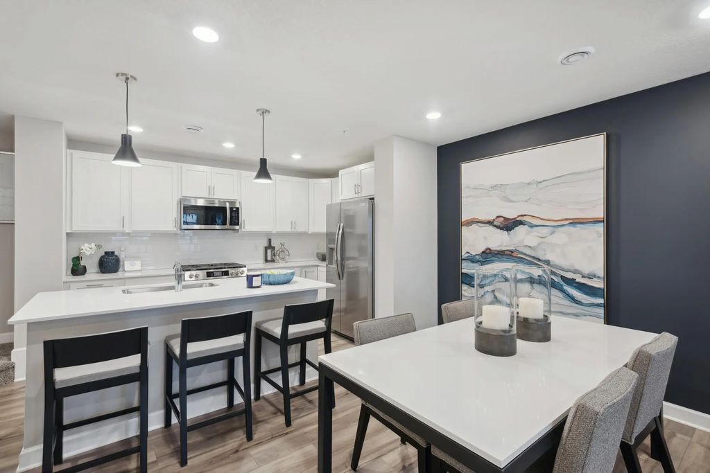 5355 Long Pointe Pass, Woodbury