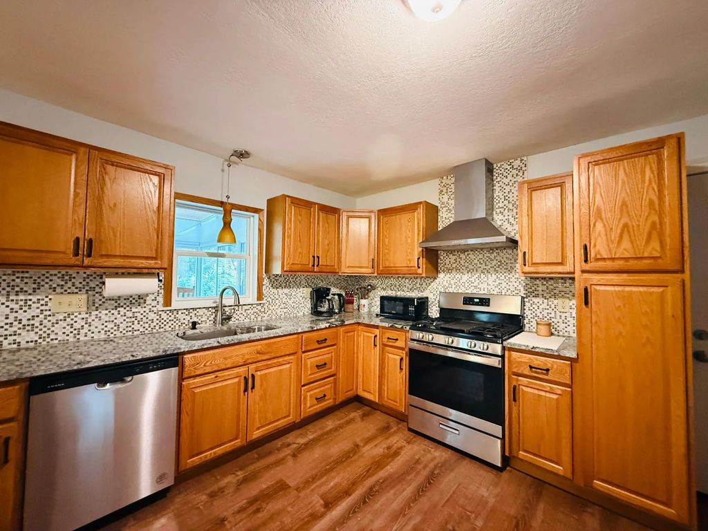 8431 Palm Street Nw, Coon Rapids