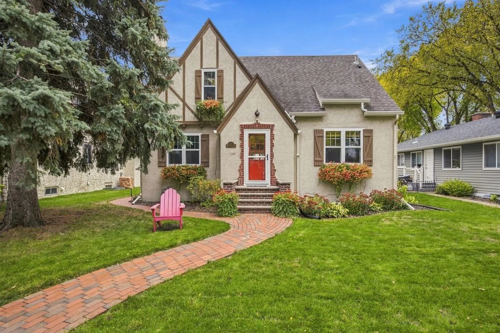 1258 2nd Street N, Fargo