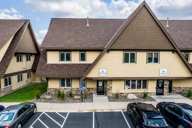 2103 County Road D E A, Maplewood