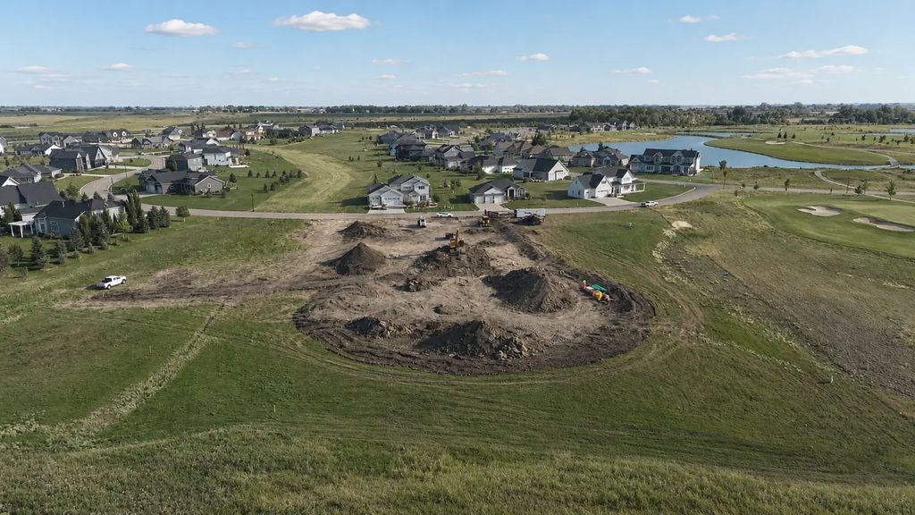 272 Viking Court, Oxbow