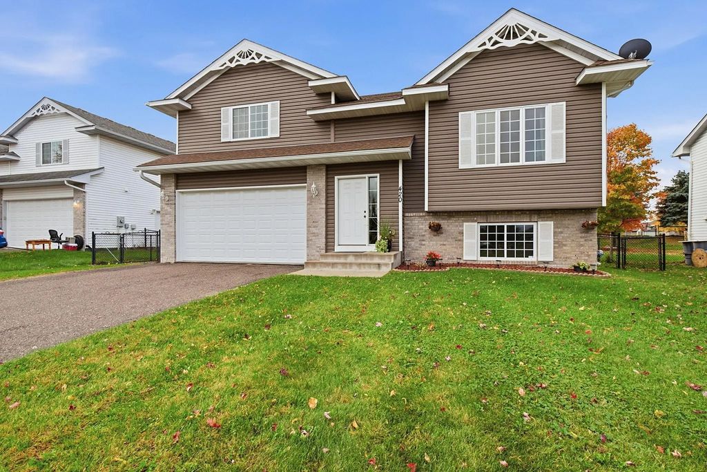 420 Moline Loop Nw, Isanti