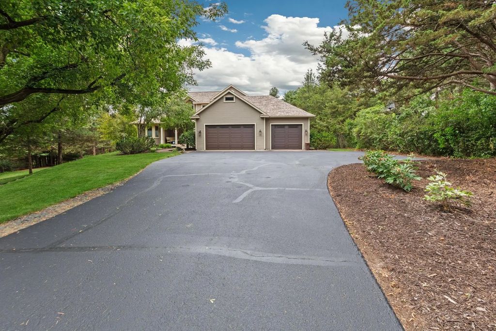 715 Crosby Drive, Hudson