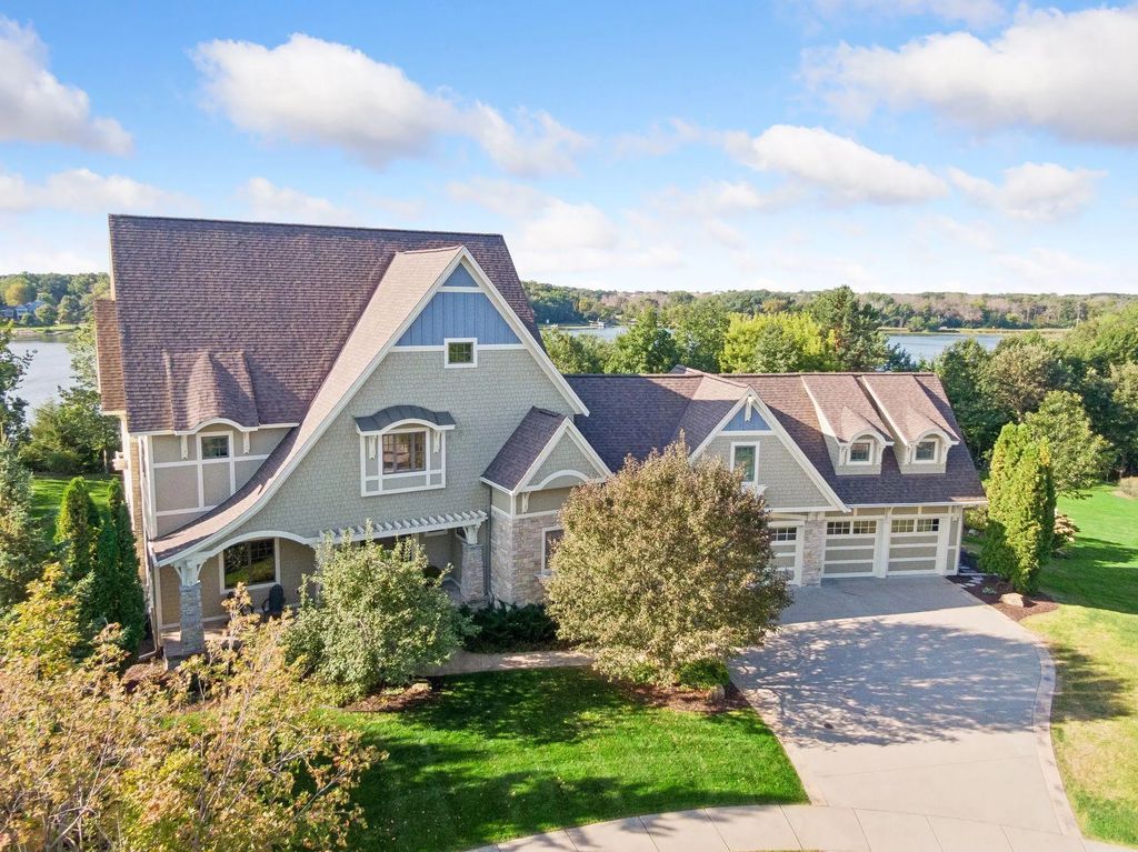 3649 Lerive Way, Chaska