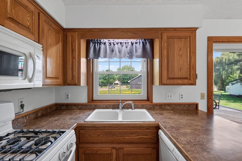 7430 170th Court W, Rosemount