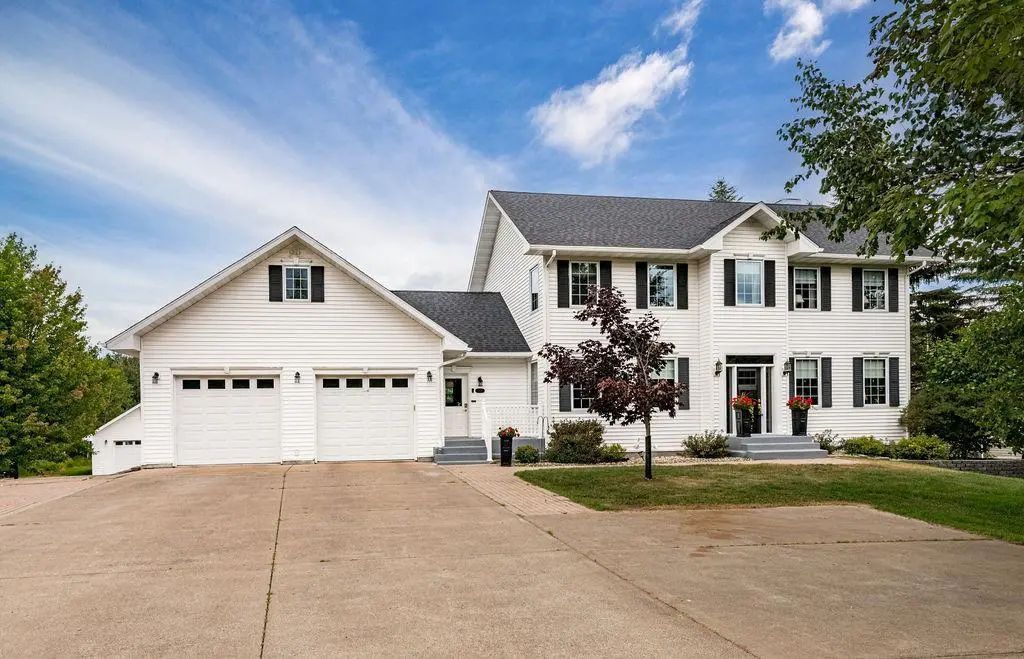 2827 Parkwood Lane, Duluth