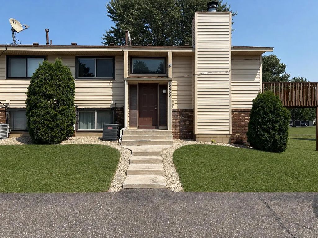 5655 Otter View Trail, White Bear Lake