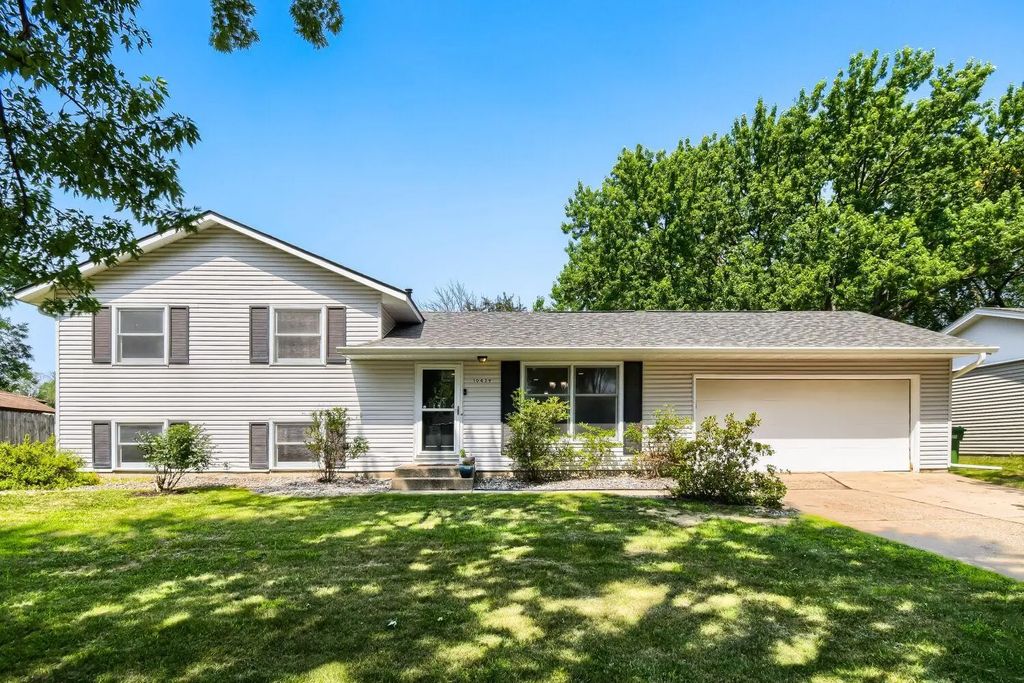 10439 Thrush Street Nw, Coon Rapids