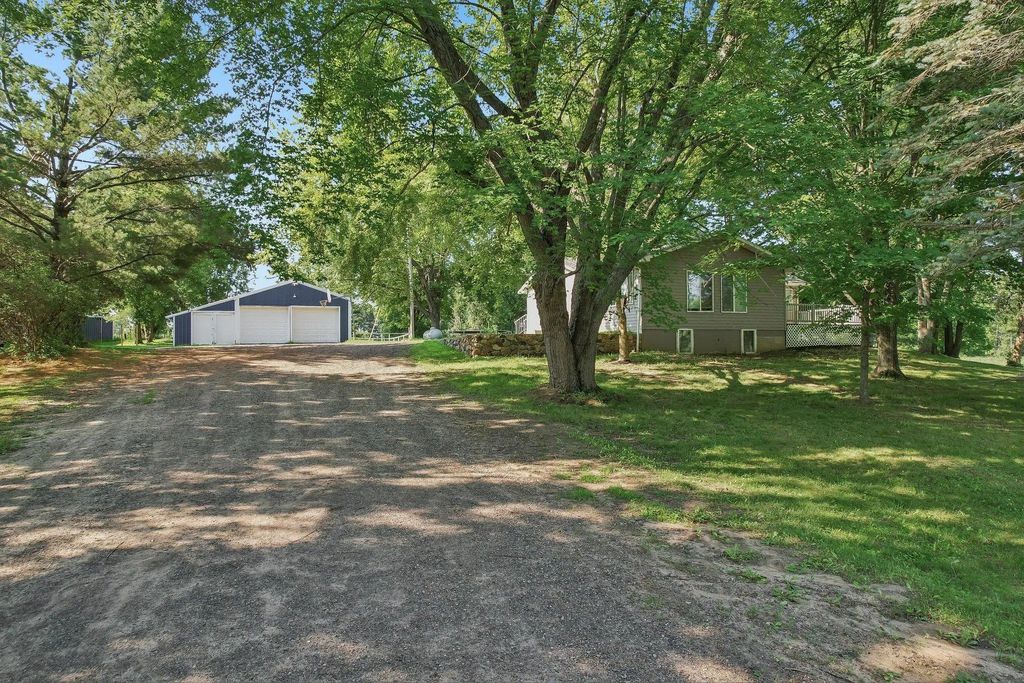 1054 County Road 6 Ne, Stanchfield